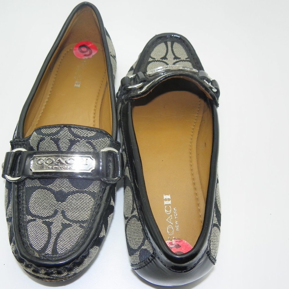 COACH DRIVING MOC'S SZ 6 BLK/GRAY LIKE NEW!